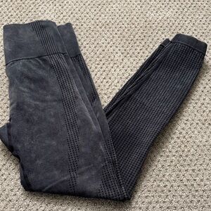 Amazon - Leggings - Size medium